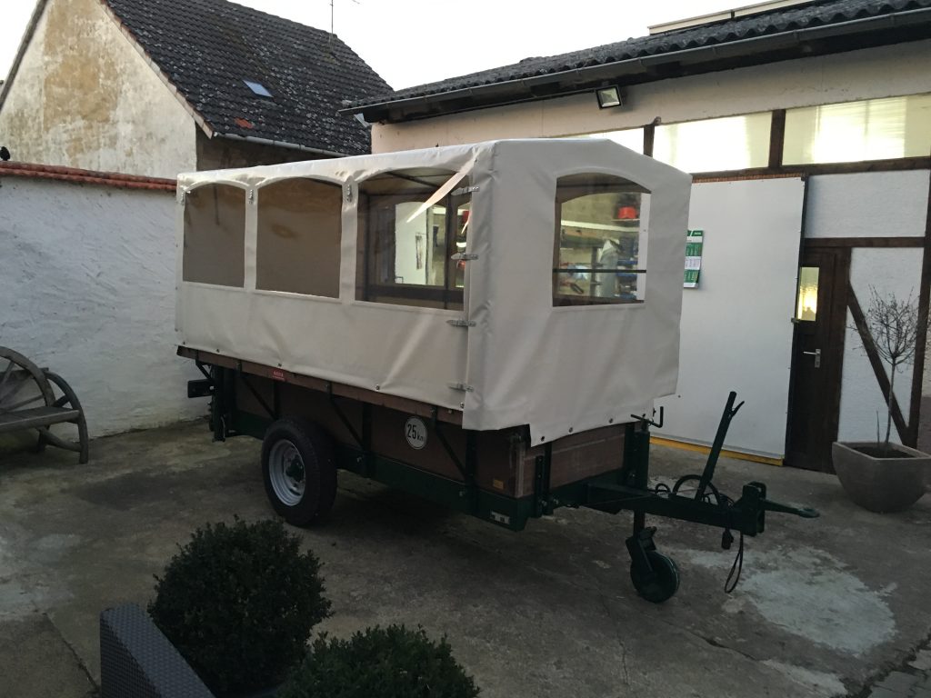 Wetterschutz für Anhänger, hergestellt von der ProPlan Autosattlerei
