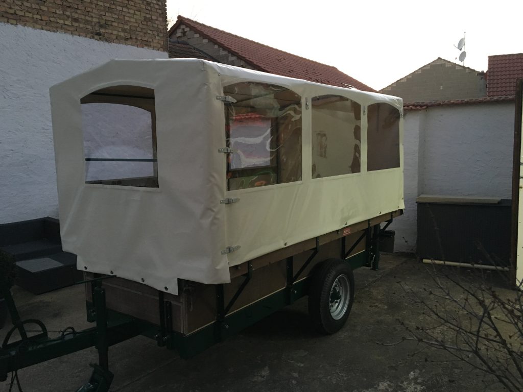 Anhänger Wetterschutz, hergestellt von der ProPlan Autosattlerei